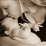 As a leading newborn photographer in Northern VA, Anne Lord captures the love you share with your newborn child.